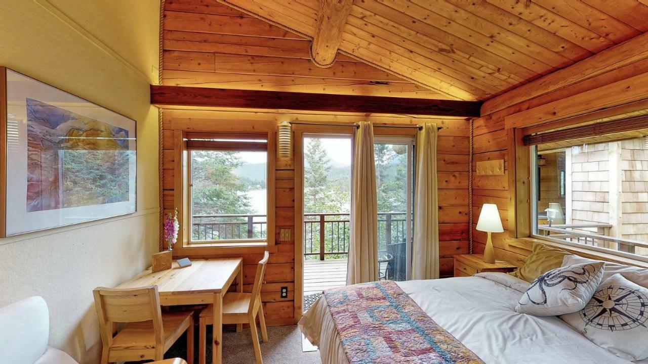 Stillpoint Lodge - All-Inclusive Halibut Cove Exterior foto